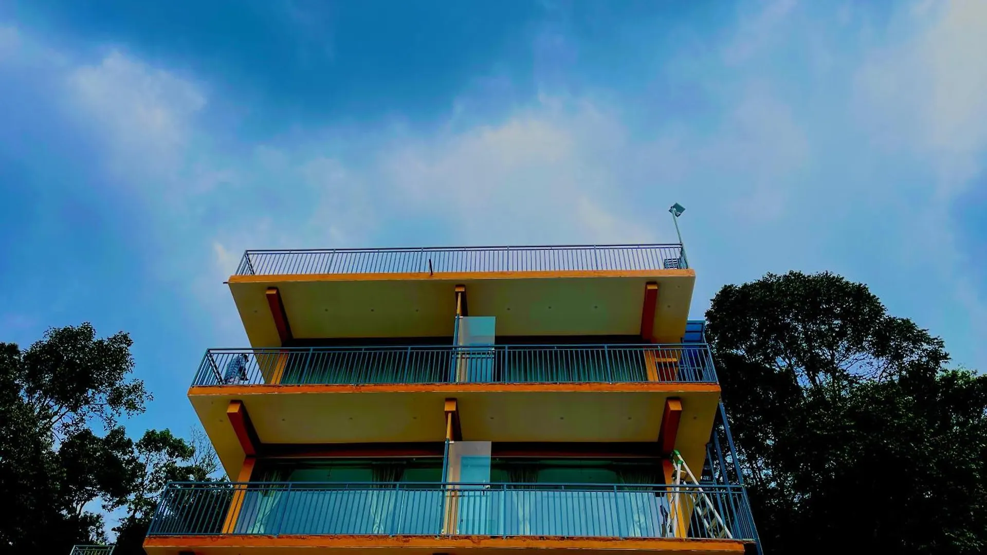 Elegant Mountain Resort Kalpetta Homestay